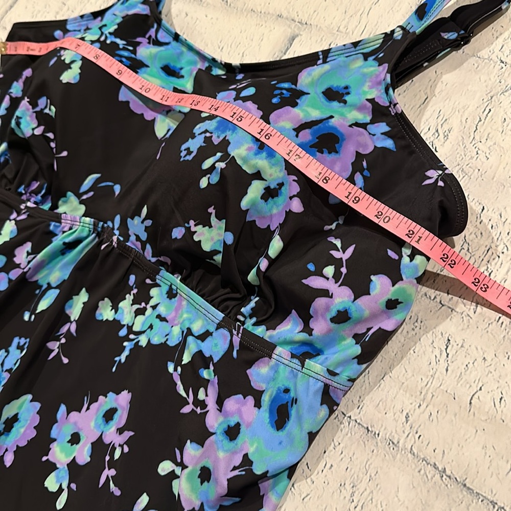 Swimsuits for All floral tankini top - Picture 5 of 10